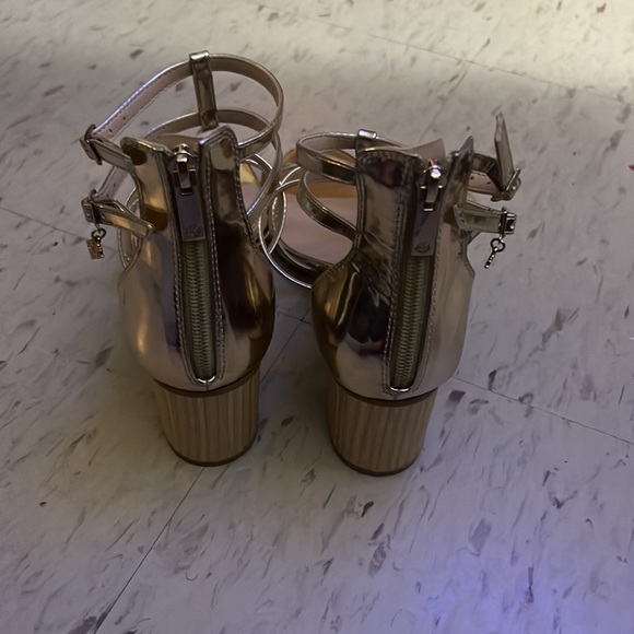 Comfortable not High heel - Picture 3 of 3